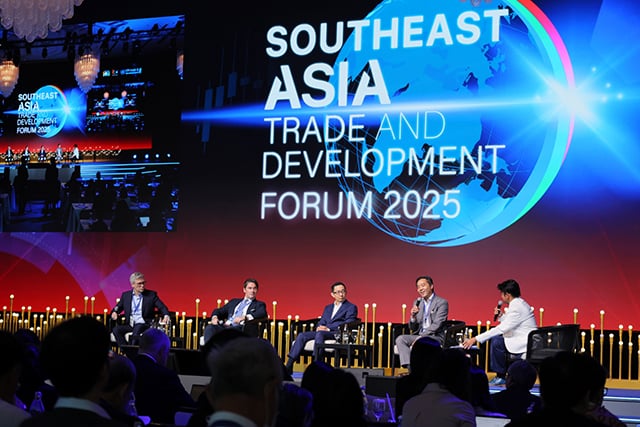 p222-23-weekly-itd-03.jpg