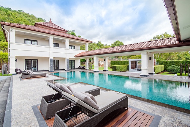 p24-weekly-banyan-02.jpg