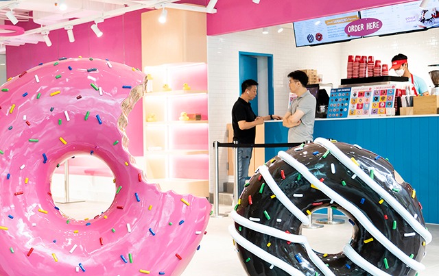 p24-weekly-duckdonuts-01.jpg
