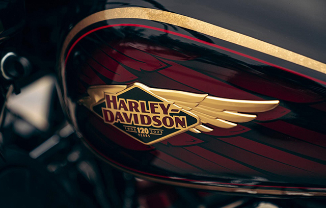 p24-weekly-harley-02.jpg