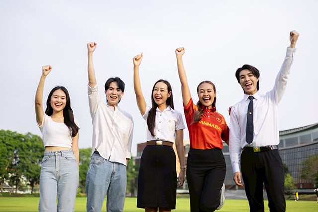 p24-weekly-thammasat-2.jpg