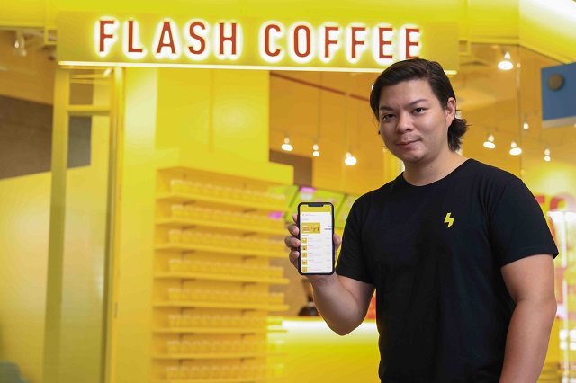 Pan-Leenutaphong_Managing-Director_Flash-Coffee-Thailand_2.jpg