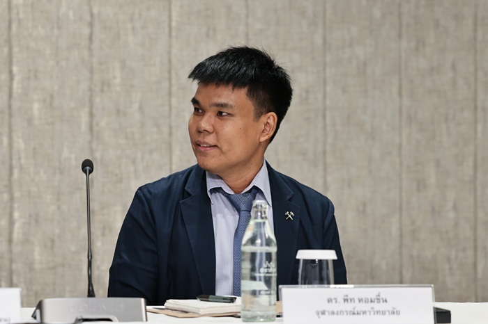 Photo-5-ดร.พีท-Copy.jpg