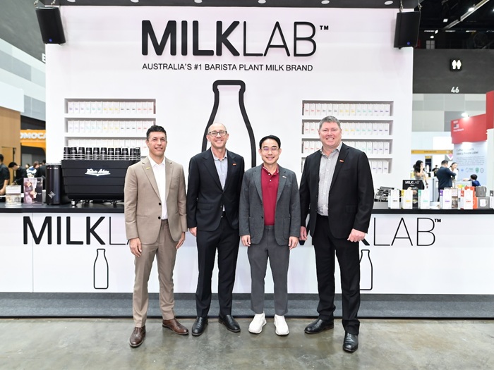Pic_Wake-Up-Bangkok-MILKLAB-Redefining-the-Plant-Based-Landscape-in-Thailand-at-WOC-2026_Group-Shot_02.jpg