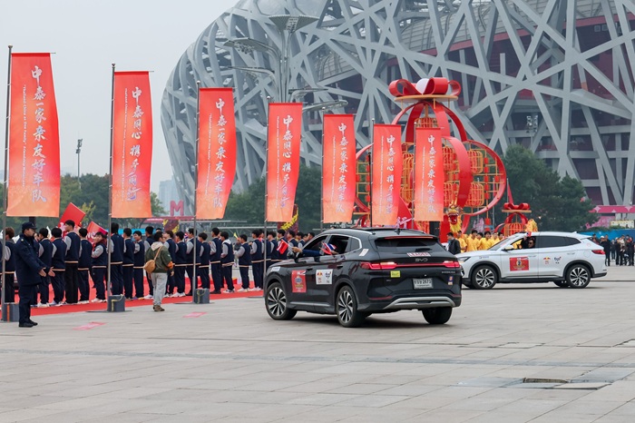 Red-Bull-Thai-Chinese-Friendship-Caravan_004_0.jpg