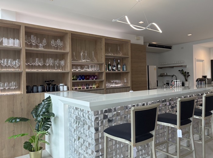 Showroom_0-Copy.jpg