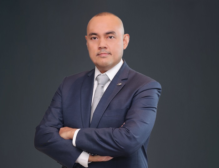 Sorrapong-Mamuang-1-Copy.jpg