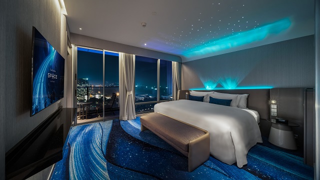 Space-Suite-02.jpeg