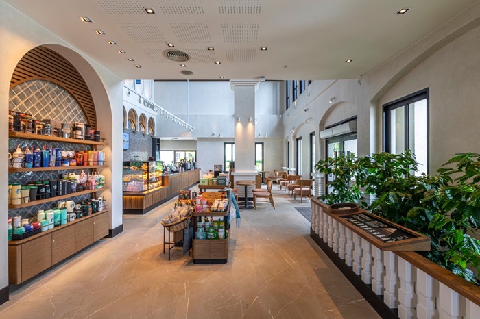 Starbucks_Kad-Farang-MaeRim-3-Copy.jpg