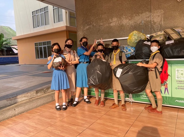 Trash-Right-6.jpg