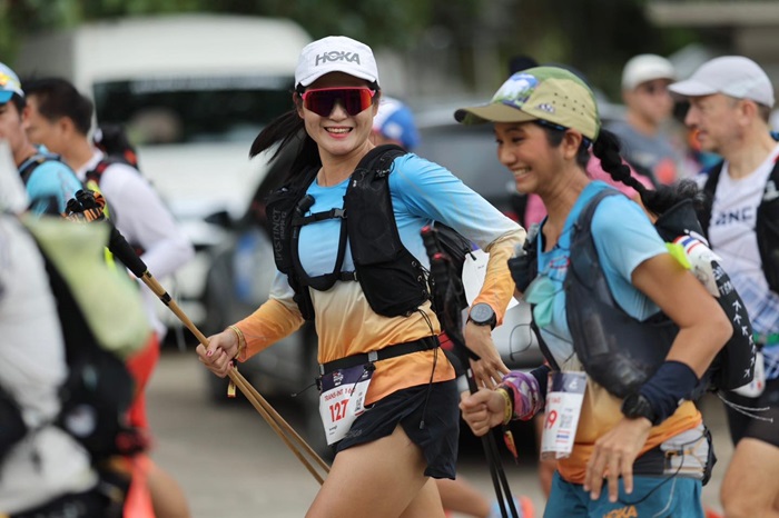 UTMB-HOKA_Pic7_0.jpg